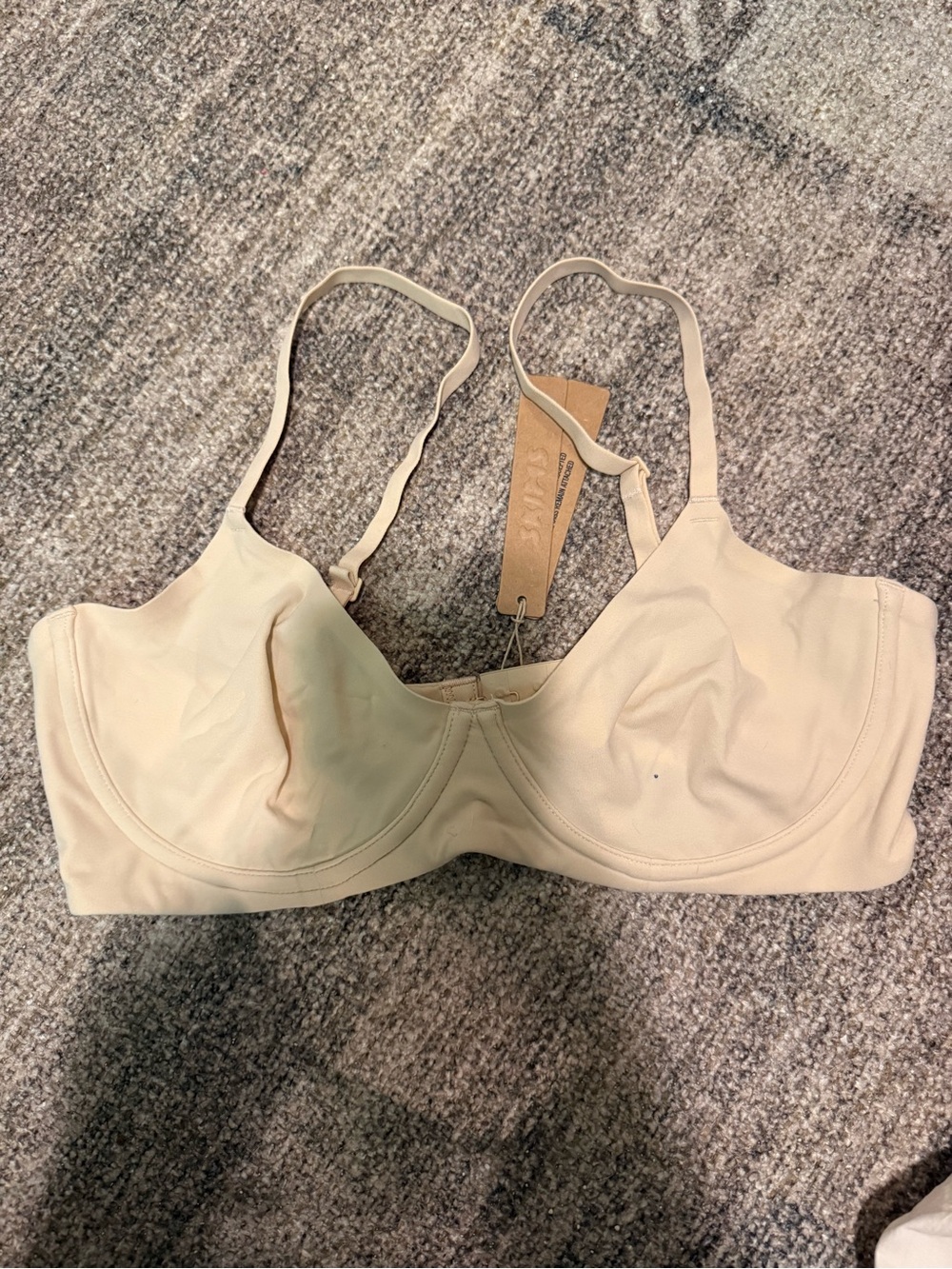 NWT Skims Women's Underwire Bra in Nude